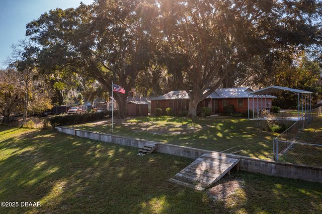 7915 Breezy Point Road W, Melrose, FL 32666