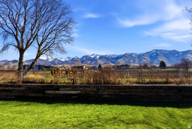 488 E 250 S, Hyde Park, UT 84318