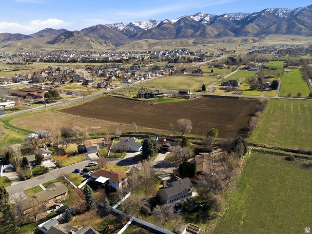 488 E 250 S, Hyde Park, UT 84318