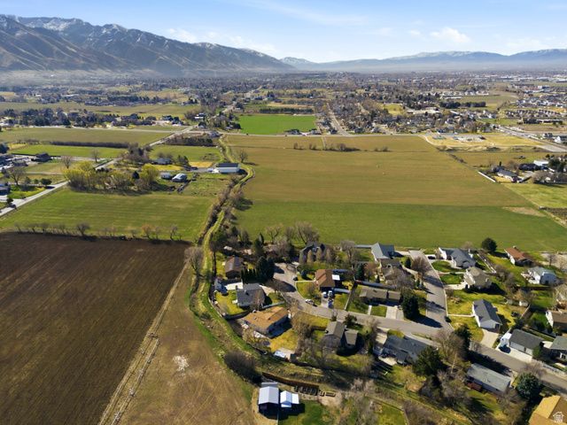 488 E 250 S, Hyde Park, UT 84318