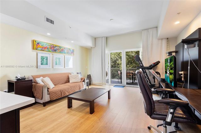 5300 NW 87th Ave 1212, Doral, FL 33178