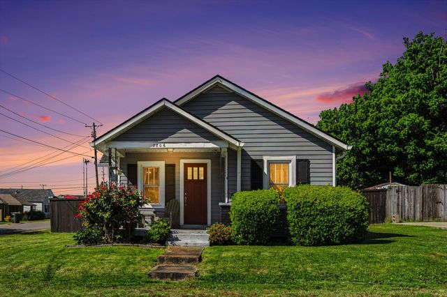 2806 Elliott Dr, Old Hickory, TN 37138