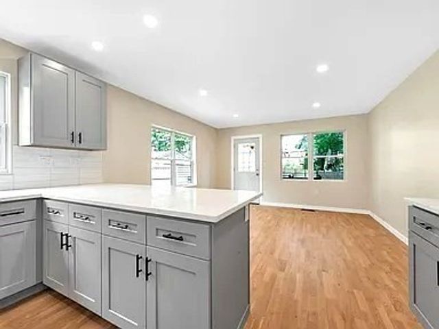 139 River St 139, Cambridge, MA 02139