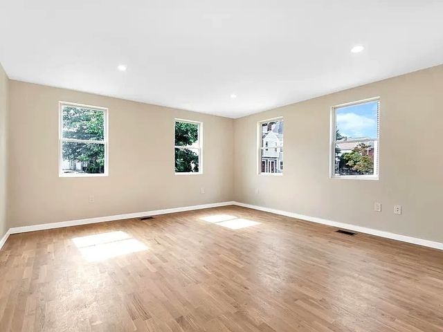 139 River St 139, Cambridge, MA 02139