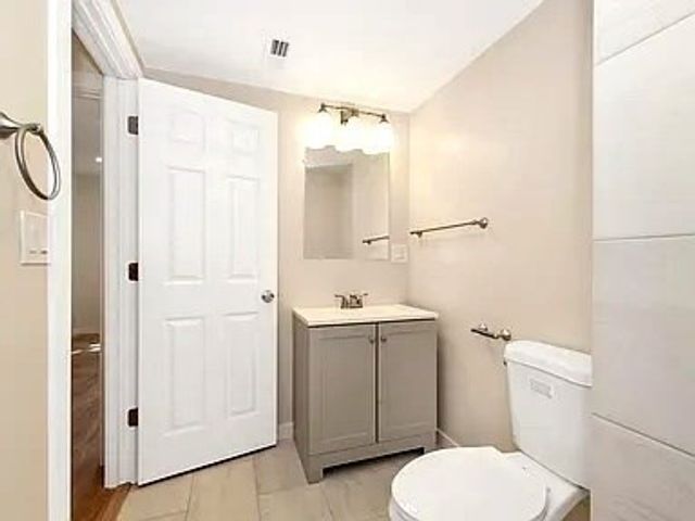139 River St 139, Cambridge, MA 02139