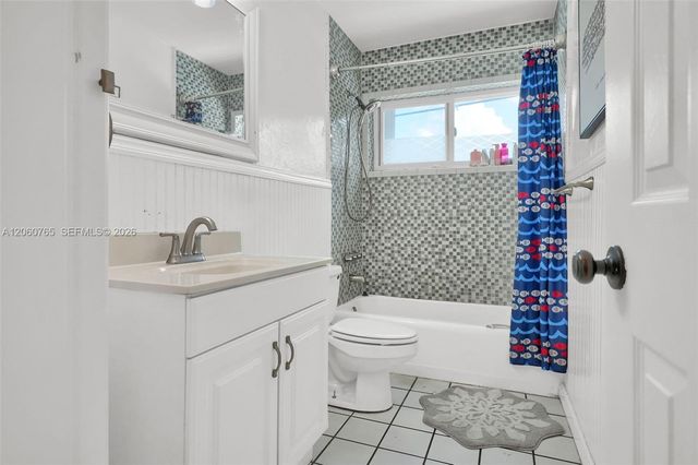 201 N 68th Way, Hollywood, FL 33024