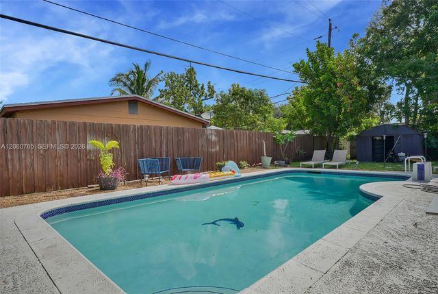 201 N 68th Way, Hollywood, FL 33024
