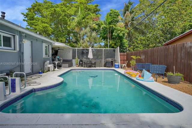 201 N 68th Way, Hollywood, FL 33024