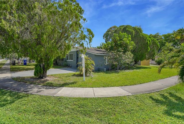 201 N 68th Way, Hollywood, FL 33024