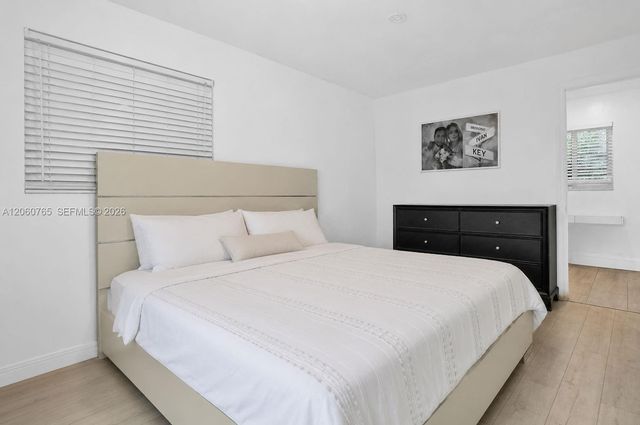 201 N 68th Way, Hollywood, FL 33024
