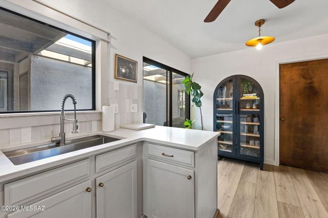 6777 E Dorado Court, Tucson, AZ 85715