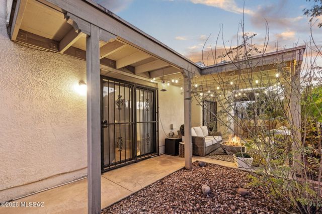 6777 E Dorado Court, Tucson, AZ 85715