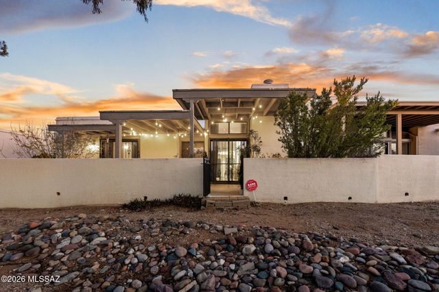 6777 E Dorado Court, Tucson, AZ 85715