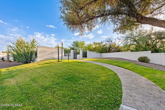 6777 E Dorado Court, Tucson, AZ 85715