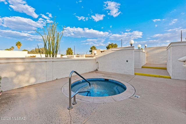 6777 E Dorado Court, Tucson, AZ 85715