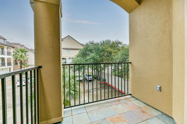 18721 Egret Oaks Lane, Webster, TX 77058