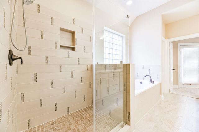 18721 Egret Oaks Lane, Webster, TX 77058