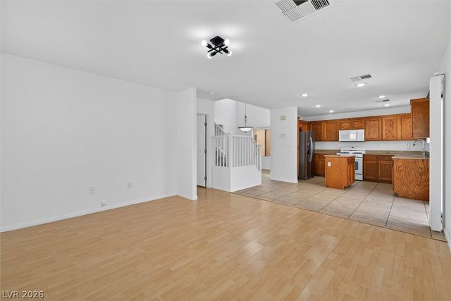 5629 Vassar Meadow Street, Las Vegas, NV 89148
