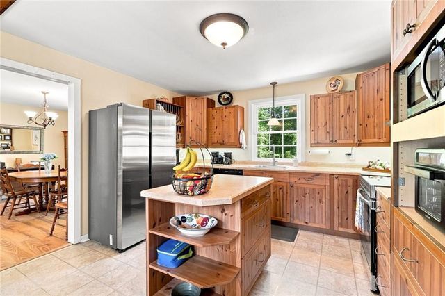 1423 Enchanted Lake Drive NW, Conyers, GA 30012