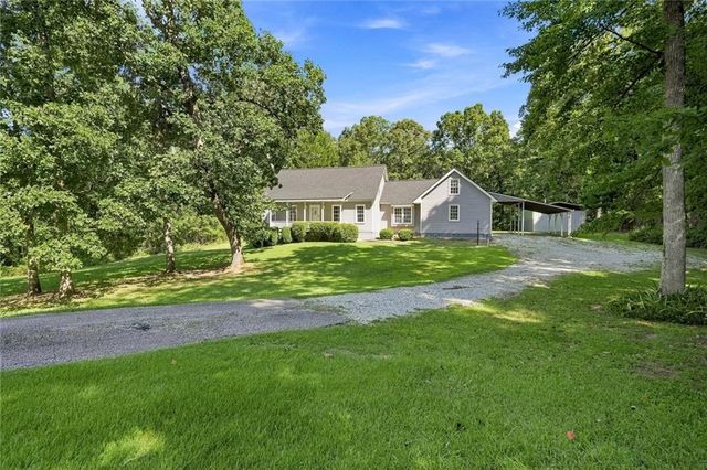 1423 Enchanted Lake Drive NW, Conyers, GA 30012