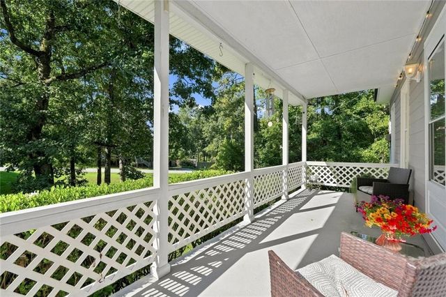 1423 Enchanted Lake Drive NW, Conyers, GA 30012