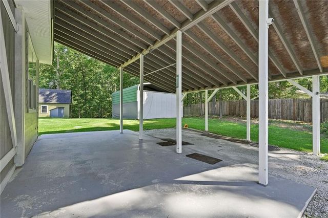 1423 Enchanted Lake Drive NW, Conyers, GA 30012