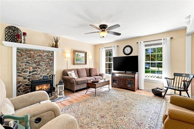 1423 Enchanted Lake Drive NW, Conyers, GA 30012