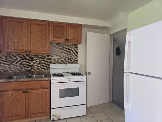 416 Jacobson Drive, Brentwood, PA 15227