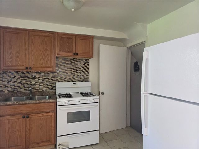 416 Jacobson Drive, Brentwood, PA 15227
