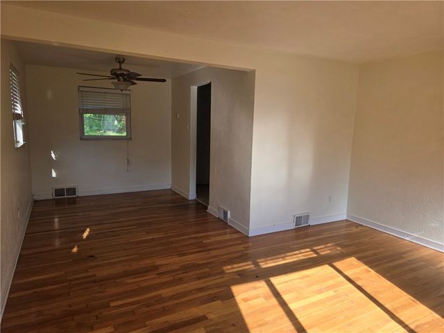 416 Jacobson Drive, Brentwood, PA 15227