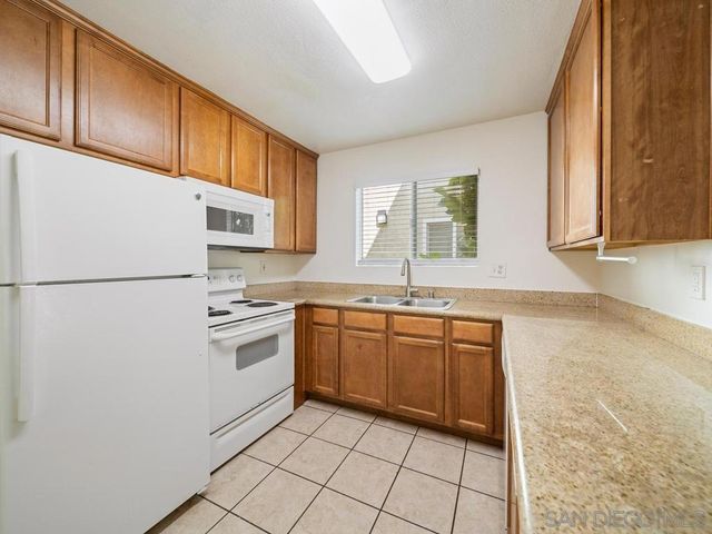 830 W Lincoln Ave 174, Escondido, CA 92026