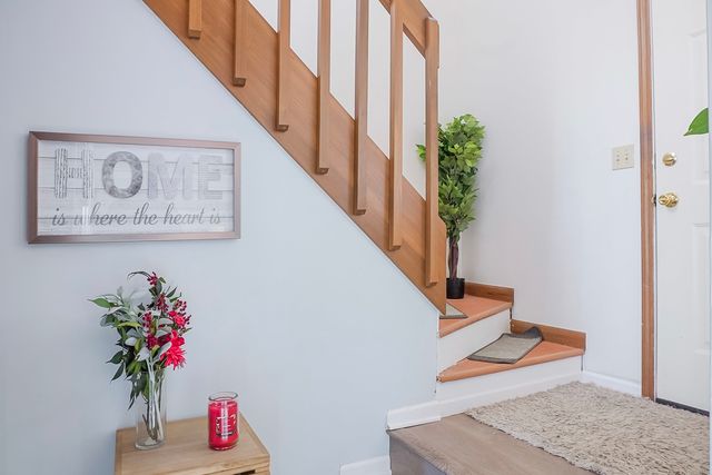 2590 Brookwood Drive, Crown Point, IN 46307