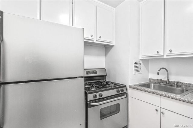 85-15 Main Street 12B, Briarwood, NY 11501
