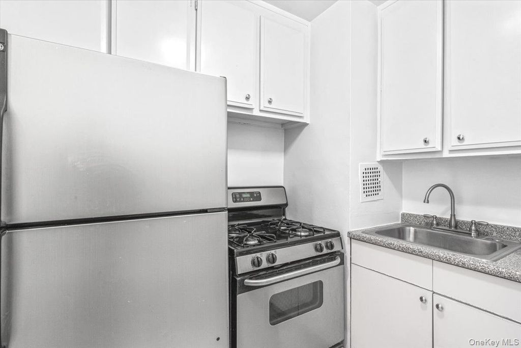 85-15 Main Street 12B, Briarwood, NY 11435 — photo 3