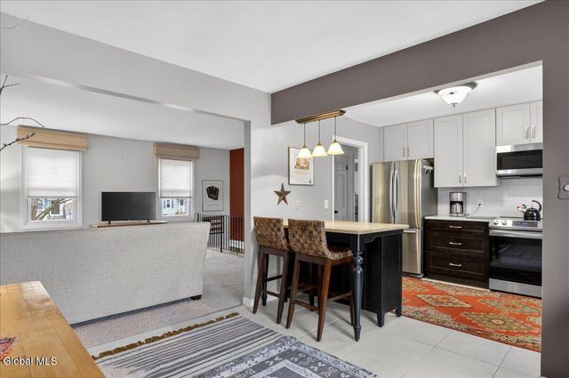 6 Stover Place, Colonie, NY 12205