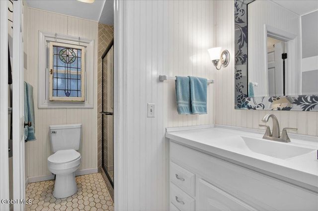 6 Stover Place, Colonie, NY 12205