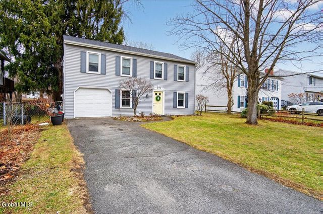 6 Stover Place, Colonie, NY 12205