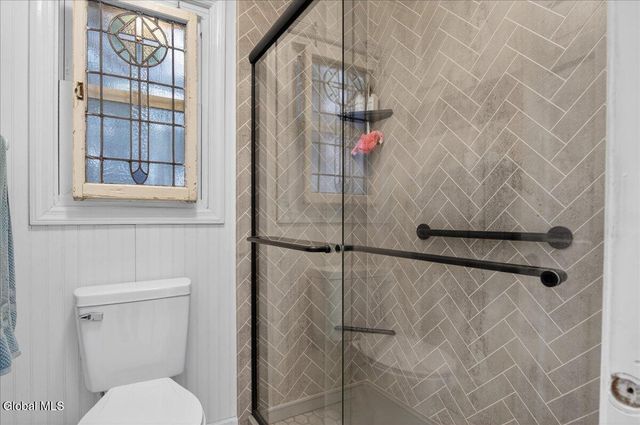 6 Stover Place, Colonie, NY 12205