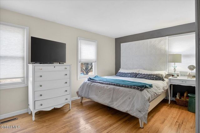 6 Stover Place, Colonie, NY 12205