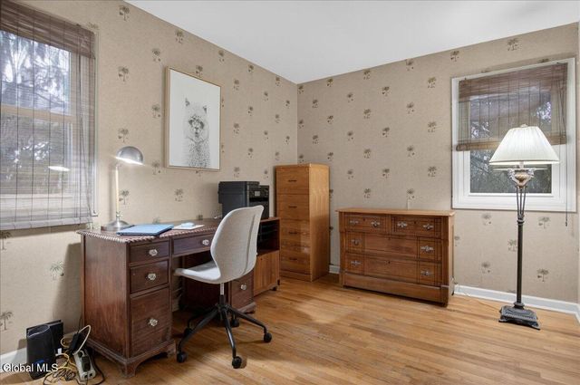 6 Stover Place, Colonie, NY 12205