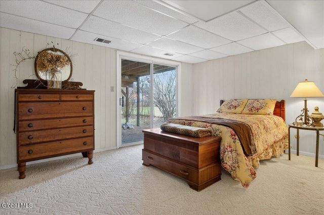 6 Stover Place, Colonie, NY 12205