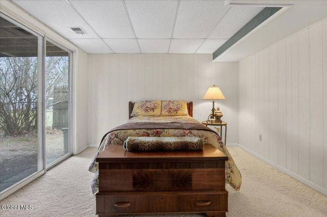 6 Stover Place, Colonie, NY 12205