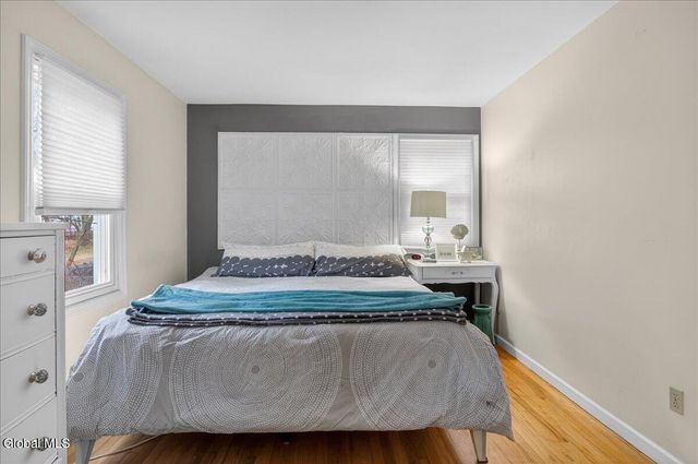 6 Stover Place, Colonie, NY 12205