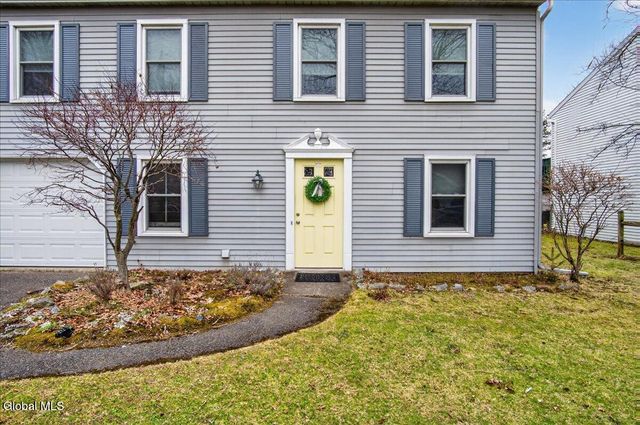 6 Stover Place, Colonie, NY 12205