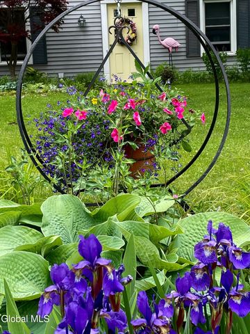 6 Stover Place, Colonie, NY 12205