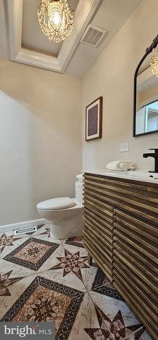 5806 N CHARLES ST, Baltimore, MD 21210