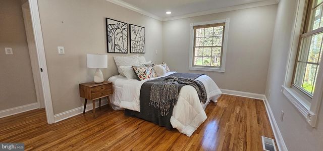 5806 N CHARLES ST, Baltimore, MD 21210