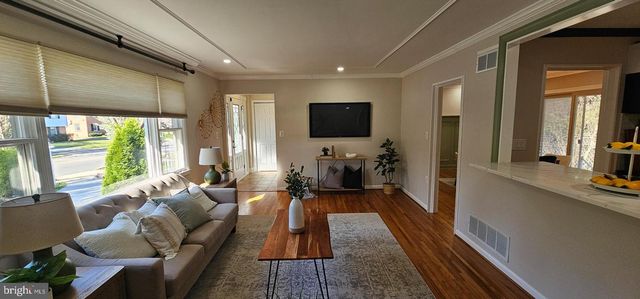 5806 N CHARLES ST, Baltimore, MD 21210
