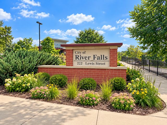 1238 Compton Avenue, River Falls, WI 54022