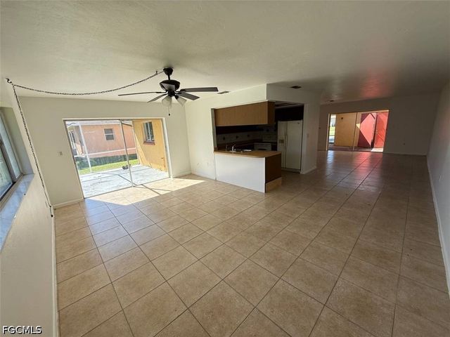 537 SE 6th PL B, Cape Coral, FL 33990